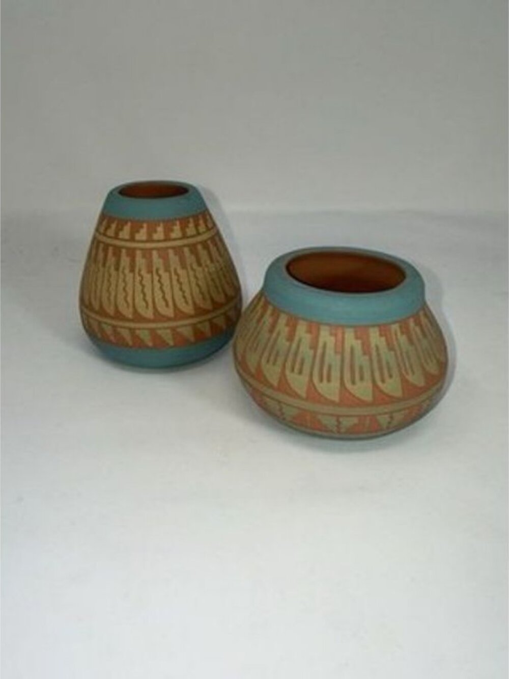 2 Navajo Indian Hand Etched & Painted Clay Pottery Vases by artist A Smith - Picture 4 of 10